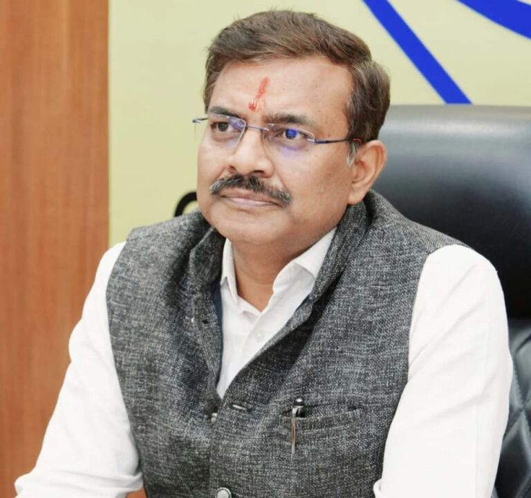 Review :- मुख्य सचिव ने की स्टेट प्रगति के तहत विभिन्न परियोजनाओं की समीक्षा