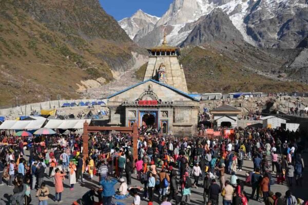 record :- 45 दिनों में दस लाख से अधिक श्रद्धालुओं ने किए बाबा केदारनाथ के दर्शन