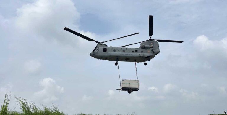 Resources :- MI-17, चिनूक से जौलीग्रांट ग्रांट से धराली पहुंचायी जा रही हैवी मशीनरी राहत सामग्री और जरूरी संशाधन