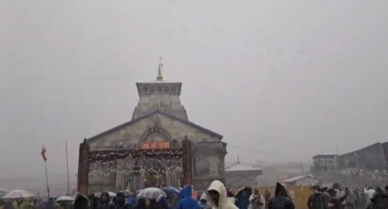 First snowfall :- केदारनाथ धाम में सीजन की पहली बर्फबारी