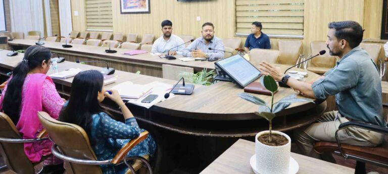 Instruction :- ग्रीन बिल्डिंग परियोजना की प्रगति में तेजी लाने तथा नियमित मॉनिटरिंग के डीएम ने दिए निर्देश