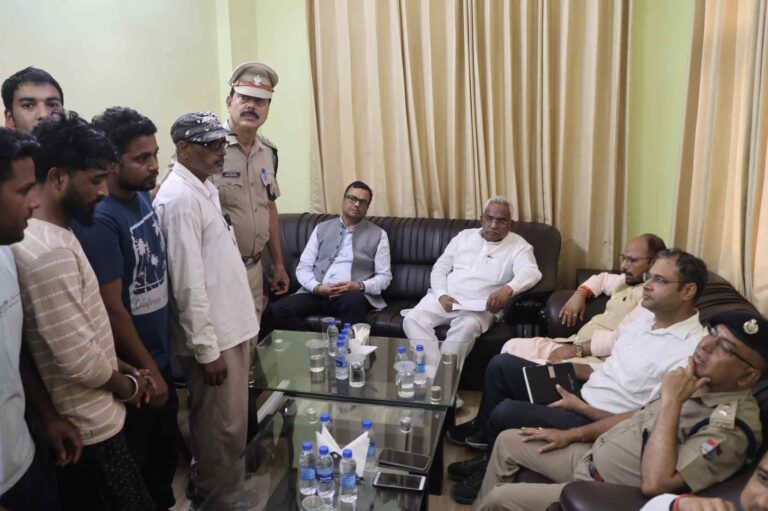 Review:- आपदा प्रबंधन मंत्री कौशिक ने टीएचडीसी टनल में पहुंचकर लिया रेस्क्यू अभियान का जायजा